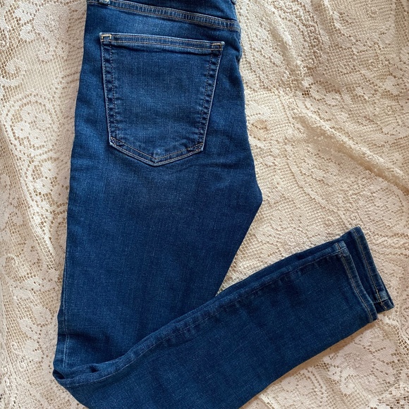 NWOT GAP Denim True Skinny High Rise Jeans - Picture 2 of 6